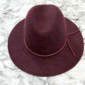 GAP Burgundy Wool Womens Fedora like new
